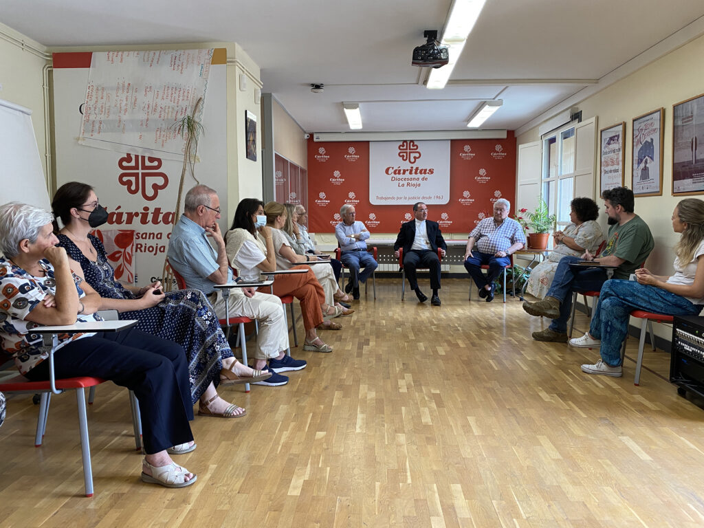 caritas la rioja obispo santos visita