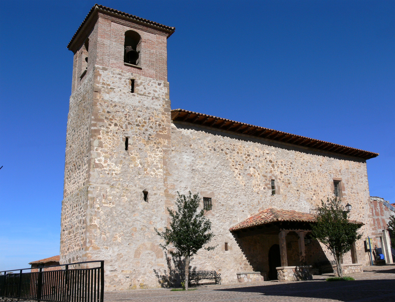 Castroviejo Iglesia en La Rioja