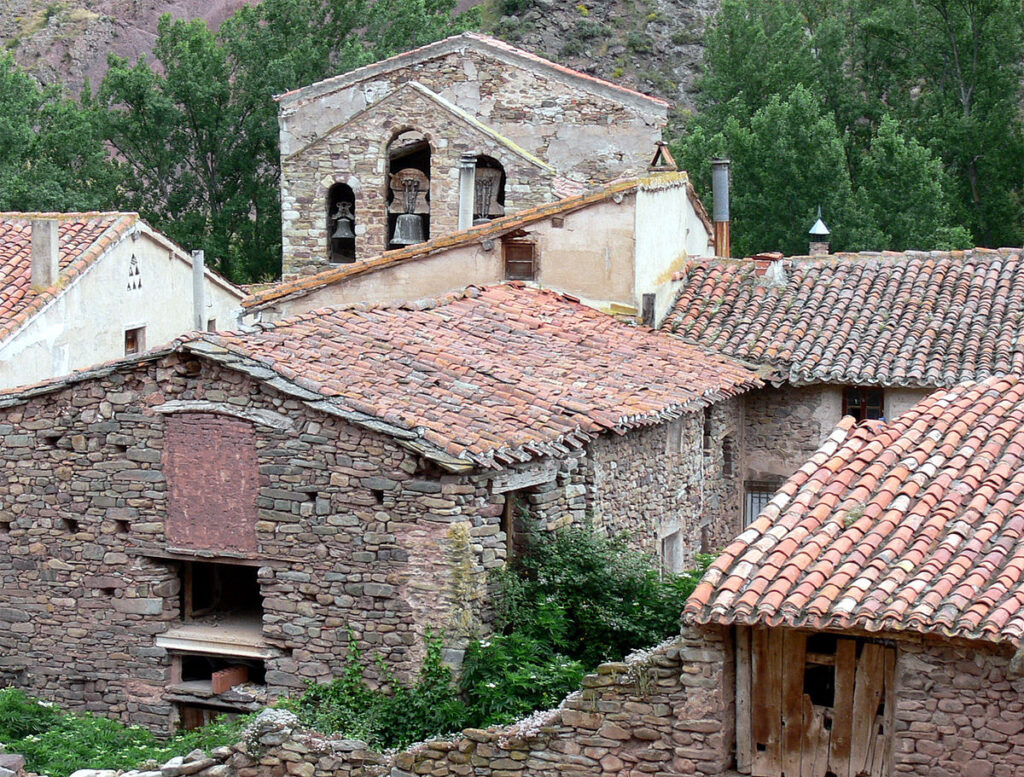 robres del castillo iglesia