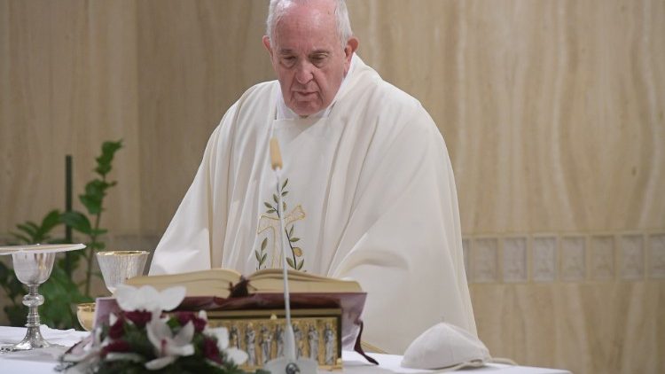 Papa Francisco: “Necesitamos continuamente volver al santo altar" VATICAN VA