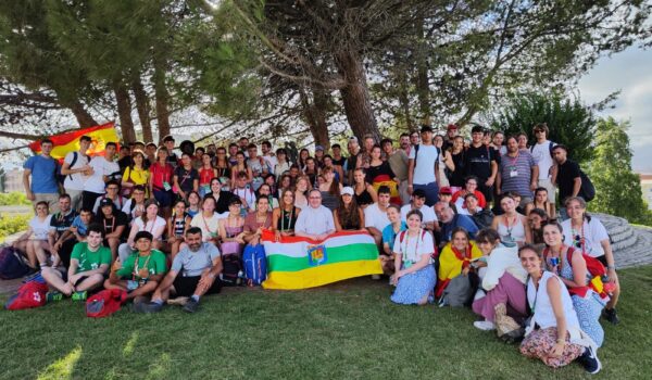 Los jóvenes de la Rioja en la JMJ de Lisboa junto al obispo Santos Montoya